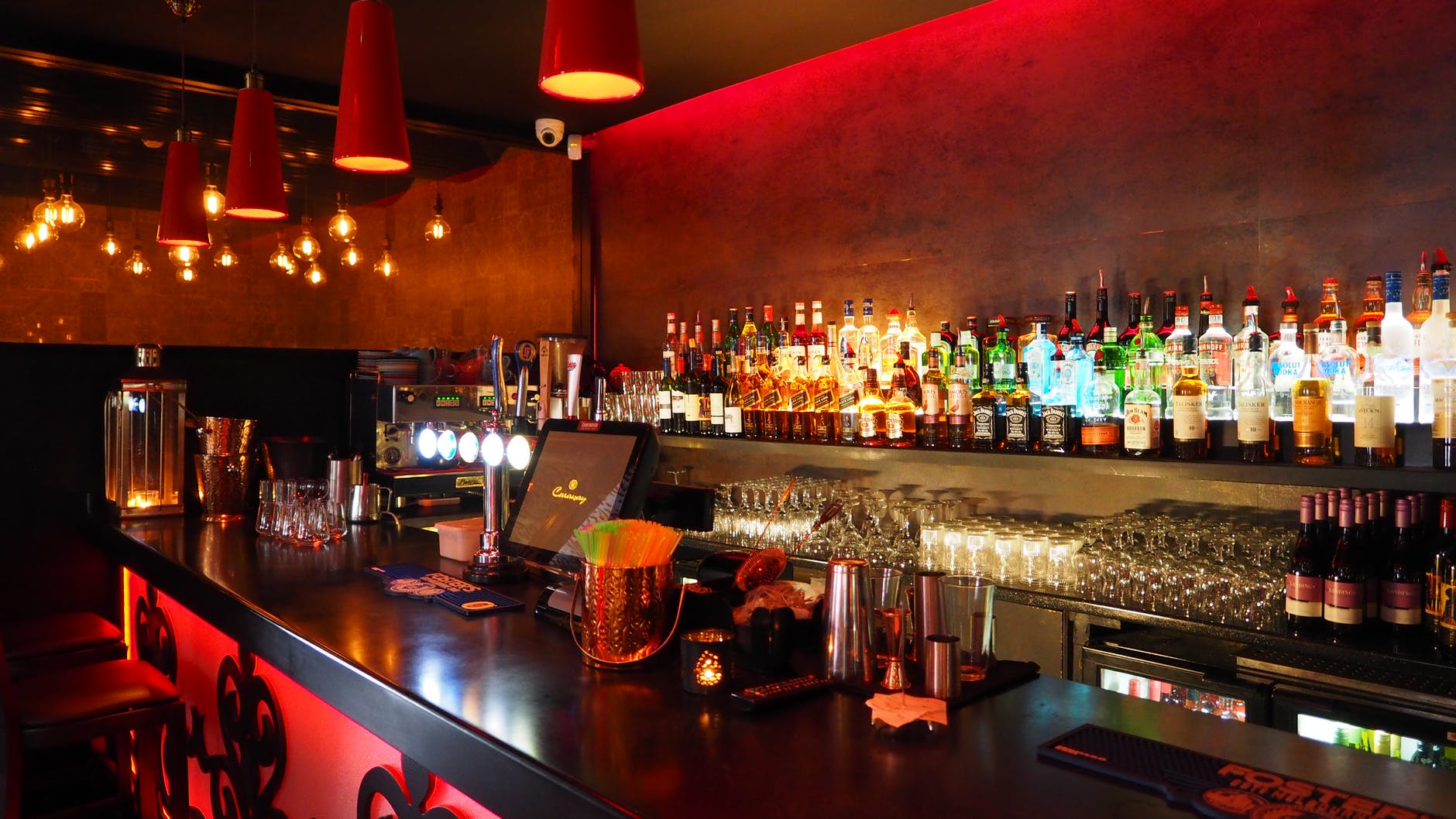 bar-alcohol-rum-pub