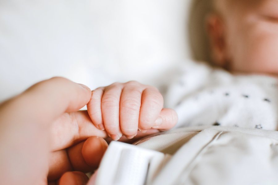 baby-holding-finger