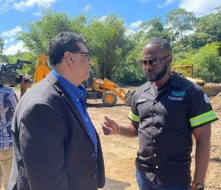 Minister of Pubic Utilities Marvin Gonzales, right with Mayaro MP Rushton Paray. Photo: WASA