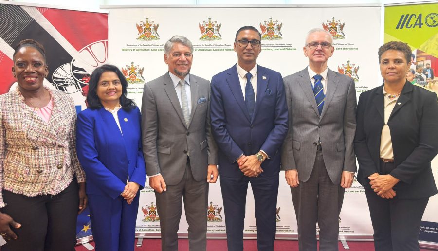 Minister of Agriculture, Land and Fisheries Ravi Ratiram, Ambassador Extraordinary and Plenipotentiary Delegation of the European Union Peter Cavendish, Ambassador of Argentina Gustavo Pandiani