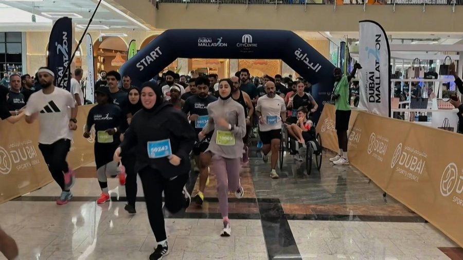 Marathon runners start indoors