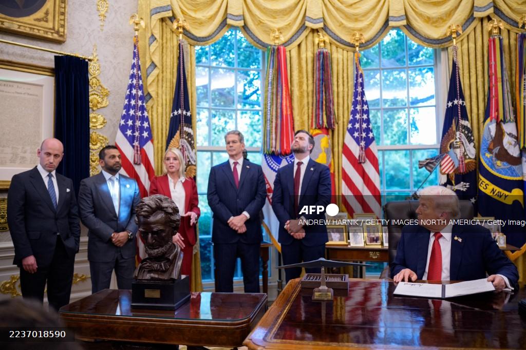 Attorney General Pam Bondi, third from left, accompanied by from left, White House Deputy Chief of Staff Stephen Miller, FBI Director Kash Patel, Treasury Secretary Scott Bessent, Vice President JD Vance and U.S. President Donald Trump, speaks as Trump signs executive orders in the Oval Office of the White House on September 25, 2025 in Washington, DC